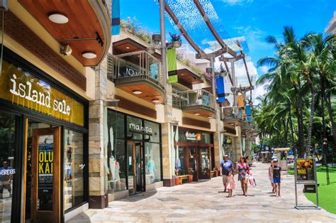 luxury shopping in Hawaii 2022